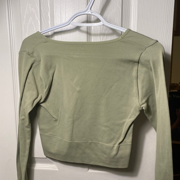 Cropped Green Garage Top - Picture 4 of 4